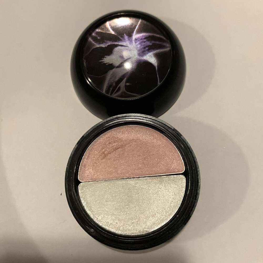 Benefit eye and cheek highlighter